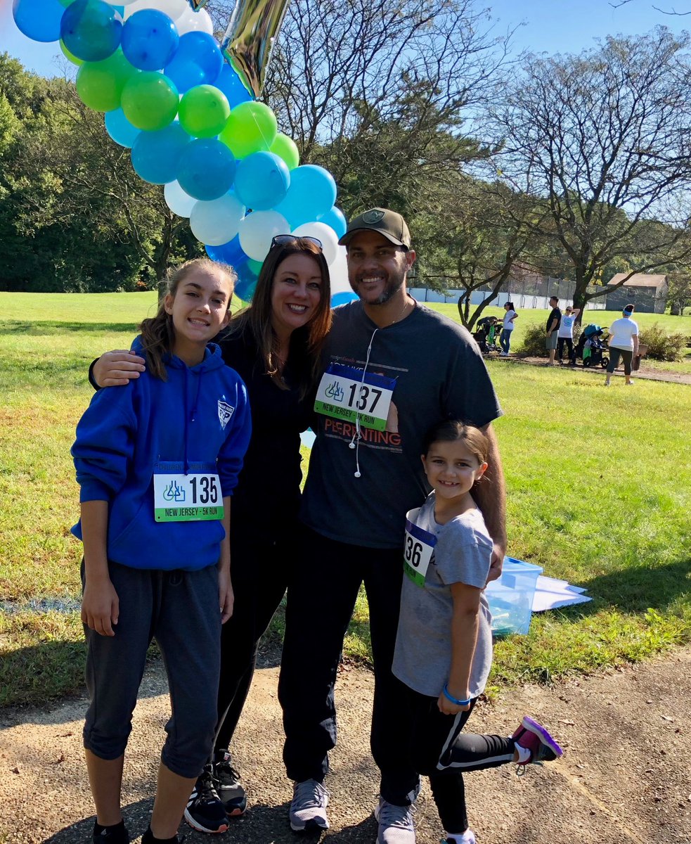 ShannonHollyVO's tweet photo. It’s 5K day for the #NFWalk we proudly run for Logan and our Zac Bartz! https://t.co/cvQk7eMmqM