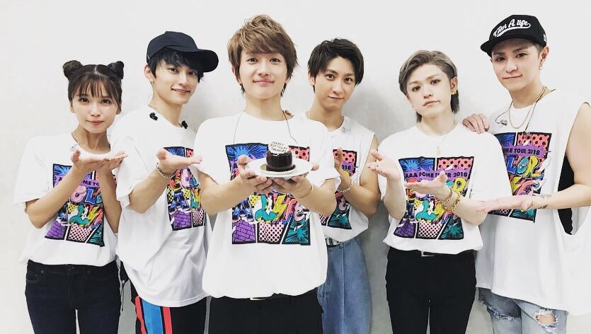 AAA83142193's tweet photo. 9.29

9.30も参戦予定で、本来ならもう寝てるんやろうけど...
逆に！！極小の誕生日ケーキの方がレアやな
とりあえず今は余韻！！！！
 #AAACOLORALIFE2018 https://t.co/kyF5AETGA9