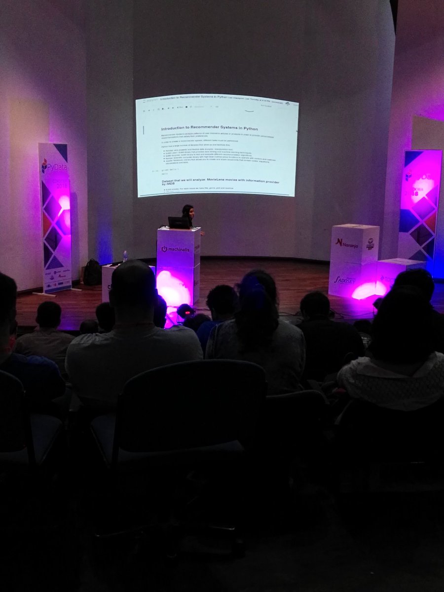 AleMPRiver's tweet image. #pydatacba dia uno. Mas de 350 personas. #datascience #machinelearning