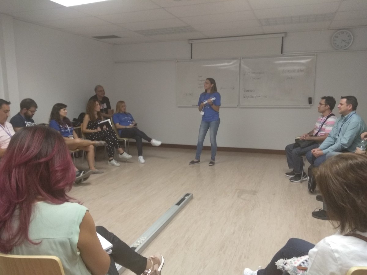 guillerocha3's tweet photo. Aprendiendo herramientas y tips de coaching con Andreína. Me anoto el círculo de influencia para investigar más al respecto! #BAOS2018 https://t.co/ZDOaNosl14