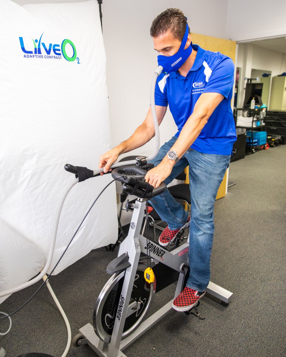 RecoveryDocNJ's tweet photo. Our LiveO2 machine can help to increase your endurance and is also good for athletes who have suffered concussions! https://t.co/R9ZFuaHVsl https://t.co/hYvlVmvNPA