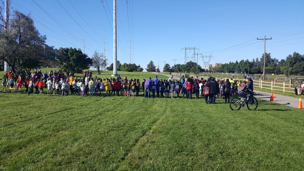 MsClarkeInClass's tweet photo. Grade 3/4 Girls out ready to run at Brock Gordon Cross Country Race. Growing up in Scarborough, I remember participating as a student, now I am here as a teacher! Go @TDSB_BandBPS @TDESAA_TDSB #scarboroughclassic https://t.co/GMfaEqU209
