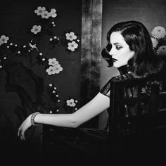 Elise Munroe with #NoirReloaded

@NoGalFriday 

At the side of a haunted author, I'm interested to hear her story.