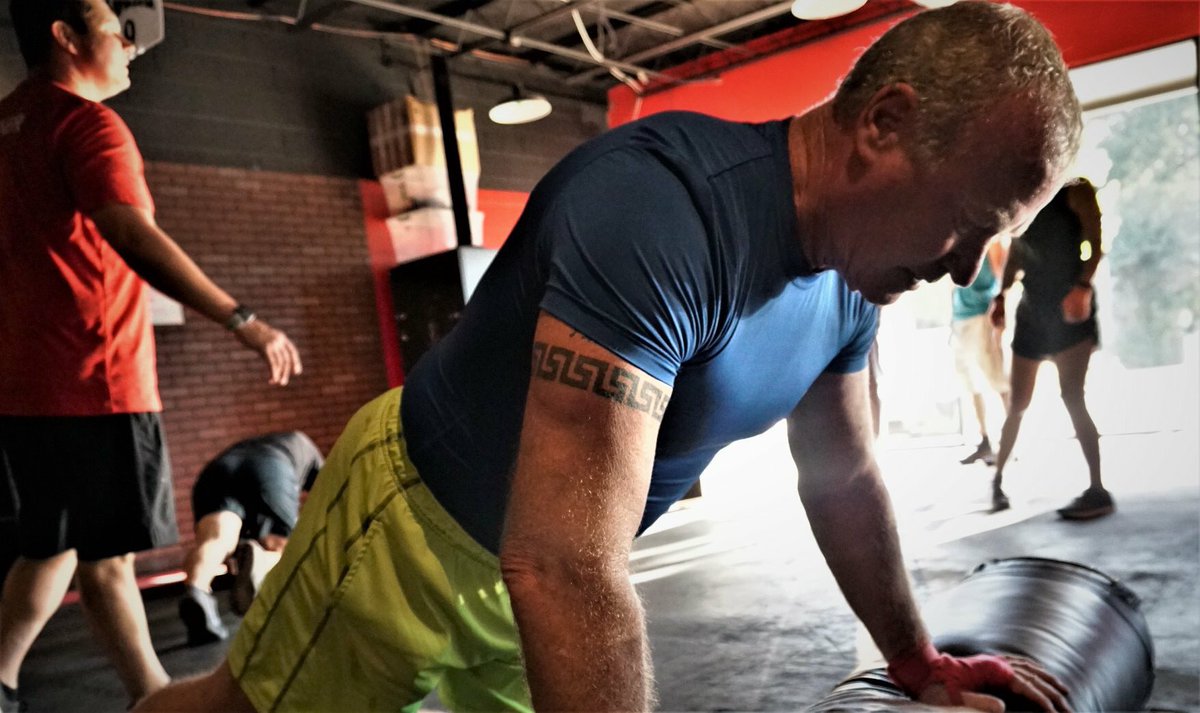 9RoundSC's tweet image. When life weighs you down, push back up!
.
.
.
#9round #pushup #pushups #greenville #workout #boxing #kickboxing #fitness #life #personaltrainer #trainer #saturday #vibes