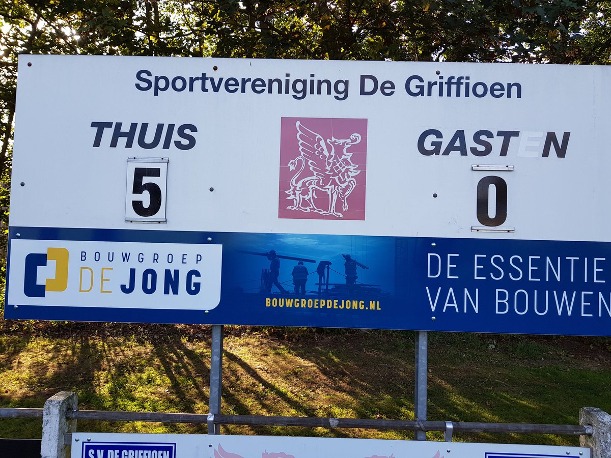 SVDeGriffioen's tweet photo. De Griffioen verslaat @vvDrenthina afgetekend met 5-0. Naast Robbin Wagenaar (2) scoorden Jordi Linneman, Dominggus Nussy en Leslie Wieland. #gridre #2J https://t.co/06f72bSSL6