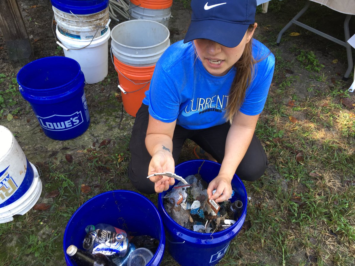 cindyswirko's tweet photo. Buckets full of bottles, cans, plastic bags, straws and foam cup trash being picked up along Newman’s Lake in #currentproblems cleanup https://t.co/5ftp4h9dal
