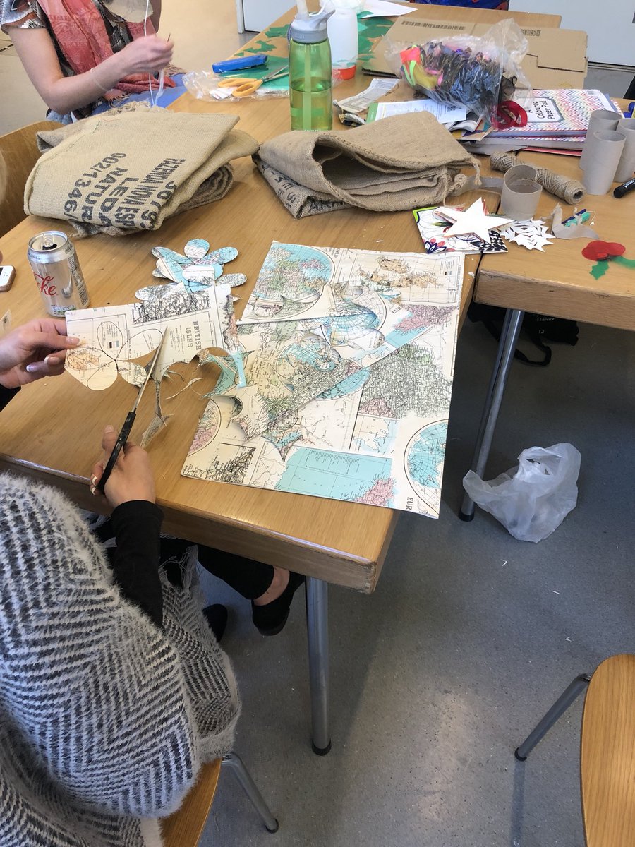 VeoliaUK's tweet photo. We’re at the @Tate today with @CityWestminster and @MillbankW making Christmas decorations out of upcycles materials! We’re here till 5, pop in and get creative!  #RecycleWeek2018 https://t.co/qn8waEFhdN