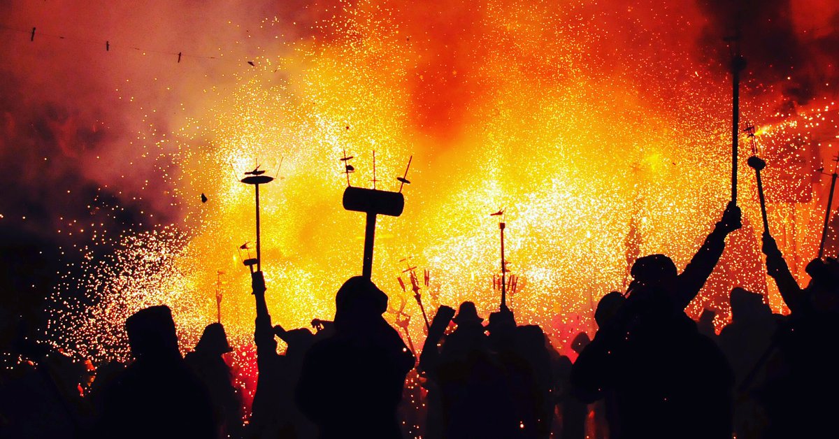 diablesrecerca's tweet photo. Final de festa de #Llucifer #DiablesBorgesBlanques #XXXDGR #diablesgruprecerca #diablesrecerca #fmborgesblanques2018 #Correfoc #Diables #Catalunya #PaïsosCatalans #Foc #Dimonis #diablesicorrefocs https://t.co/oRe23OUpC1