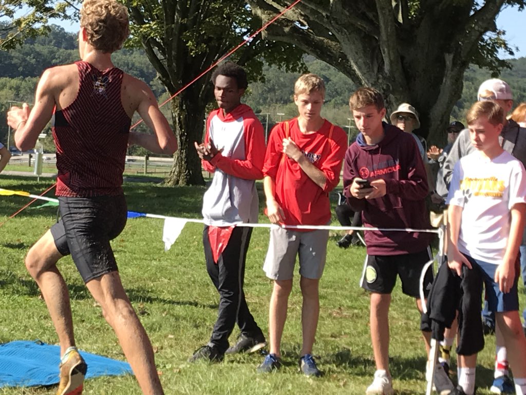 MilesplitMD's tweet photo. Drew Dailey picking up the win in the mud at #BarnhartInvite close to 16:20! https://t.co/fAUXW1tSib