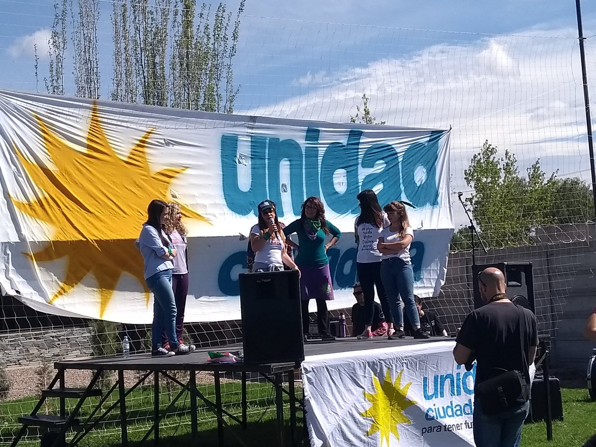 ViviGuardia's tweet photo. Las Mujeres organizándonos para el #EncuentroNacionaldeMujeres. Desde Mendoza decimos presente . #MujeresalGobierno #Cristinaalpoder @UniCiudadanaAR @UniCiudadanaMza #LujandeCuyo presente https://t.co/fLgPuZH8BR