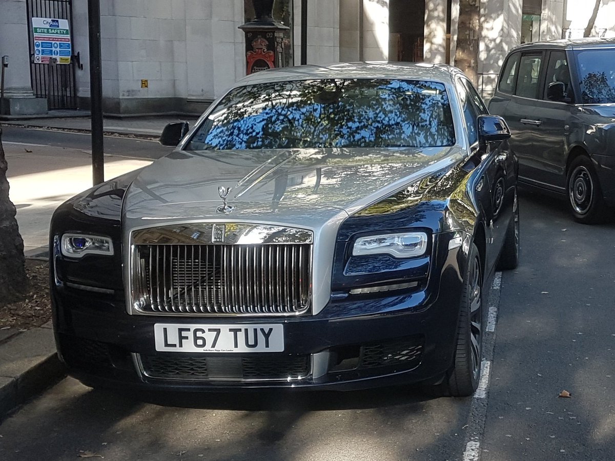 GenteLoca14's tweet photo. @apprenticeTB Gente Loca found a Rolls Royce. The icing on the cake!!! https://t.co/HGw9FIvPey