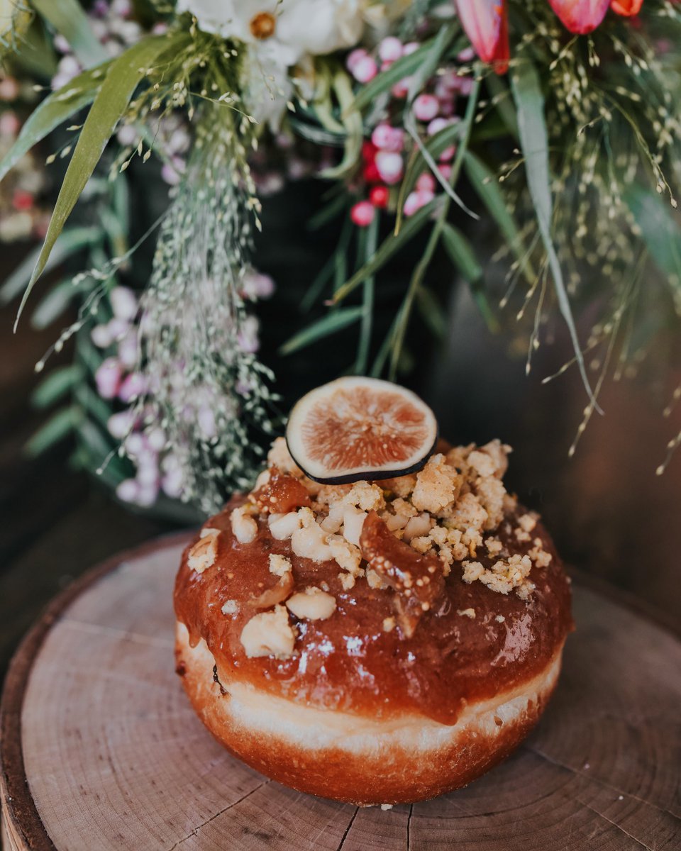 TheSaltyDonut's tweet photo. Introducing the newest member to the team, Mini Fig + Apple Butter: 24hr mini brioche filled with a homemade fresh black mission fig &amp; apple butter jam, fig &amp; orange glaze, topped with a homemade almond, fig &amp; pistachio cookie. We love Fall 🍁🍂 #thesaltydonut 📷: @dmargherite https://t.co/wXTR1WI0Tt