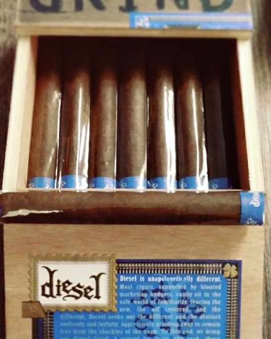 CigarState's tweet photo. Diesel Grind by blend master AJ Fernández. Handmade in Nicaragua with Nicaraguan Dominican long-leaf fillers, Nicaraguan binder, and thoughtfully finished with a flavorful Ecuadorian Habano Sun Grown Oscuro wrapper. Enjoy flavors of earth, coffee, cedar, cream, and pepper. https://t.co/0C9YauOKoS