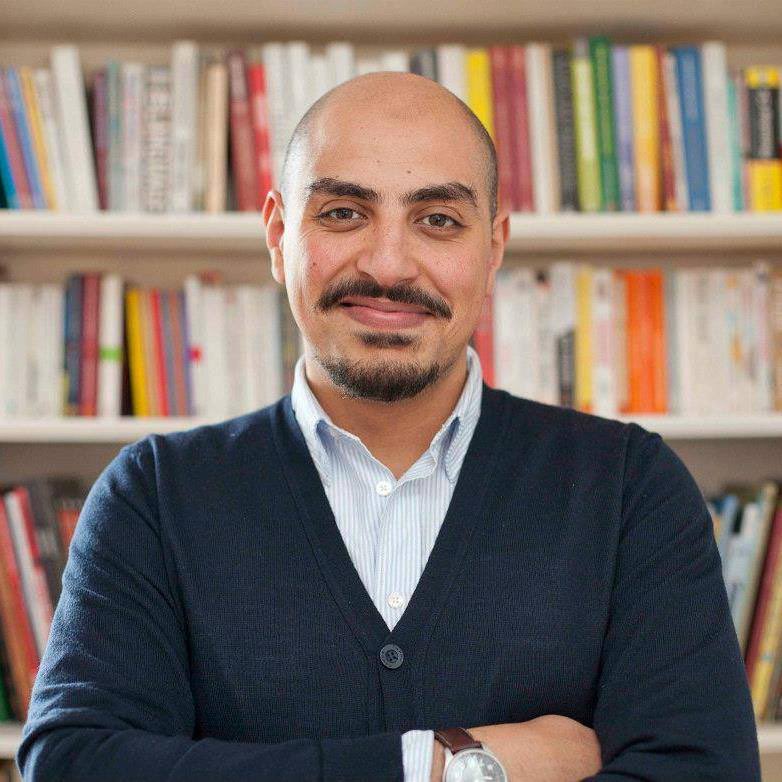 ChadiArdelesse's tweet photo. #Marwan_Muhammad : Dédicacé à #Zemmour et à tous ceux qui veulent ré-écrire l'histoire de France pour en faire une fable raciste.
L'histoire de France est un futur. https://t.co/YQ45um9bn4