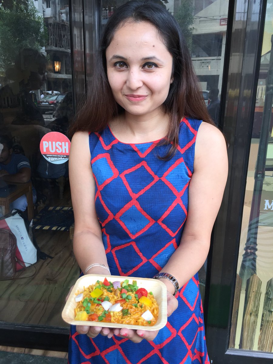ZeniaIrani's tweet photo. Hello from Maggevala! We discovered this tiny café that serves up the most interesting Maggi fusion dishes, and is the brainchild of Charmi Dave. Read more about Maggevala and Charmi's story on my blog.#MaggiKitchenJourneys #Blogpost @MaggiIndia 

https://t.co/xlRkDtjvRn https://t.co/4YSKXvnX9k