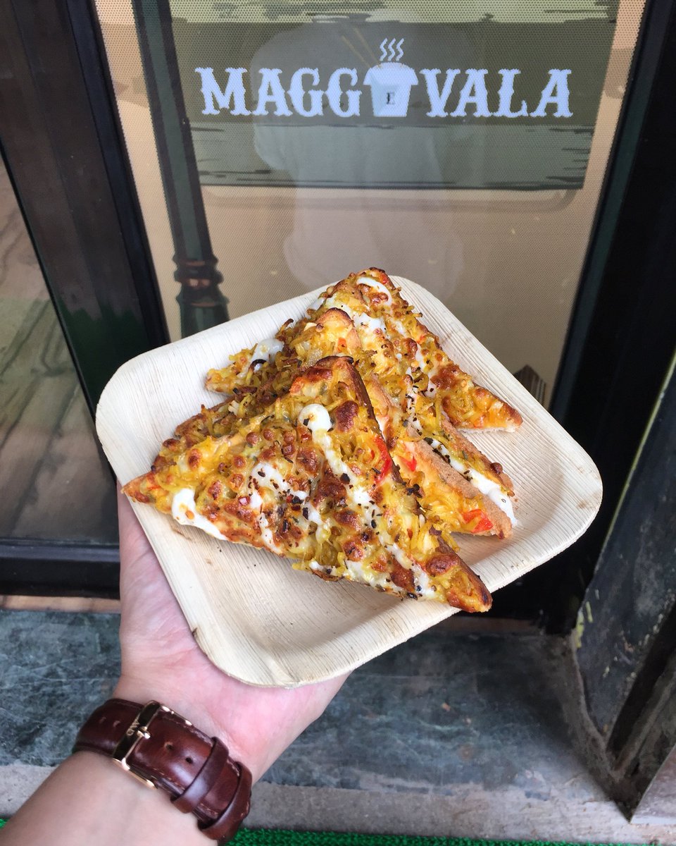 ZeniaIrani's tweet photo. Hello from Maggevala! We discovered this tiny café that serves up the most interesting Maggi fusion dishes, and is the brainchild of Charmi Dave. Read more about Maggevala and Charmi's story on my blog.#MaggiKitchenJourneys #Blogpost @MaggiIndia 

https://t.co/xlRkDtjvRn https://t.co/4YSKXvnX9k