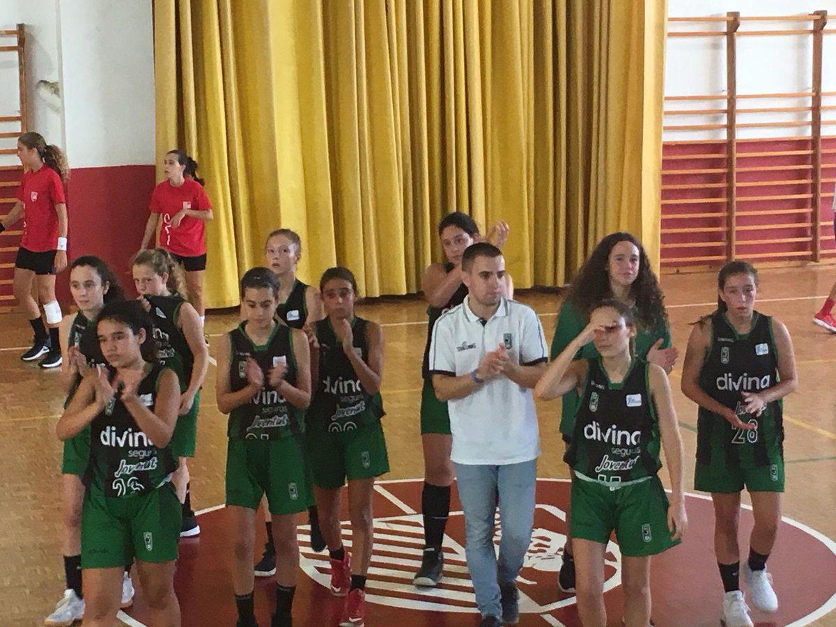 joventutfemeni's tweet photo. I seguim la jornada amb la victòria del #infVJF 40-43 #santignasibcn #ResultatsJF #badalonaésfutur https://t.co/b5MFEmDREP