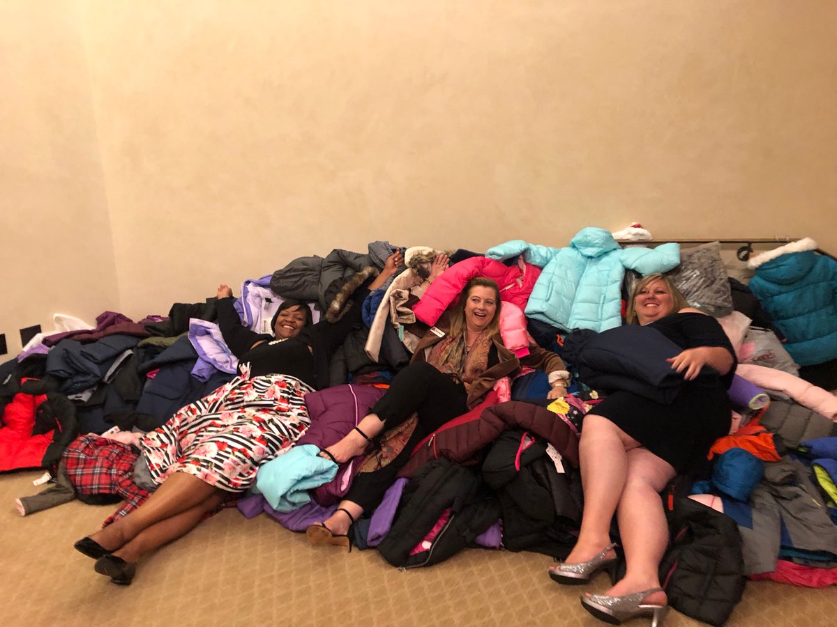 MontereyHSD2's tweet photo. Look at the mountain of coats! Thank you Koats 4 Kids! Our students are so fortunate! What a great event! https://t.co/bbVBN5xtYY