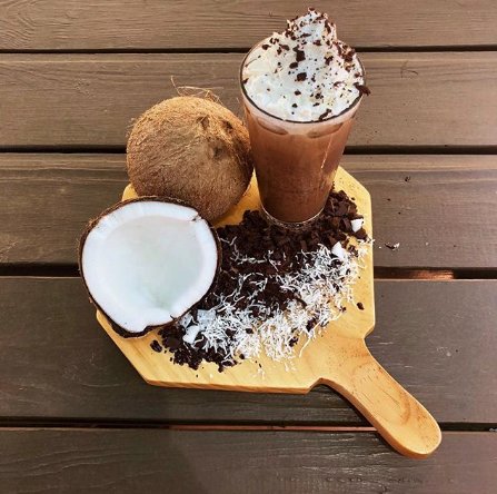RideLikeRight's tweet photo. Phoenix has a brew for every mood!! Happy #NationalCoffeeDay ! #Taketheride to some unique creations in the #valley at @infusionaz @SongbirdCoffee @firstdraftbar @thenileshop https://t.co/OWpAwUho2N