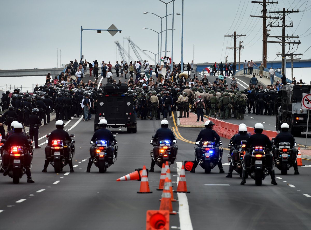 naveed_qamar's tweet photo. @KenRoth what about this one? double standards?
CAPTION: Anti-Trump protesters are moved away from the Convention Center after a rally outside Republican presidential candidate Donald Trump’s event in San Diego on May 27, 2016.
#ErdoganInBerlin @amnesty https://t.co/qZXE9c0maE