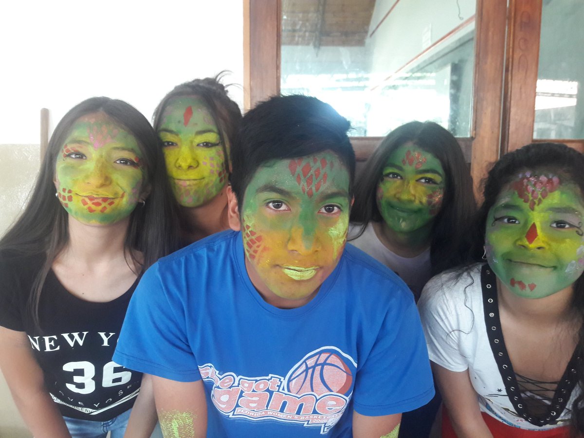 cajcerrillos's tweet photo. Trabajo terminado. Maquillaje artístico del taller de teatro y Educadora Comunitaria.Talento y alegría de nuestros jóvenes. CAJ Pacto de los Cerrillos. @aniberruezo @fguillesaavedra @chuecocalderaok @diegojamoreno @vanesa_aramayo @larubita70 @prensaescuelas @MEducacionSalta https://t.co/n0YAkyoDGD