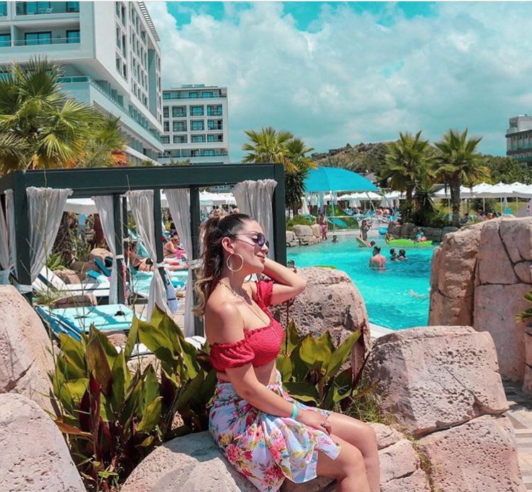 NumaHotels's tweet photo. It’s all about feeling special 👑
#SentidoNumaBay #NumaBeach #NumaKonaktepe #ThomasCook https://t.co/JE4Z6lwffD