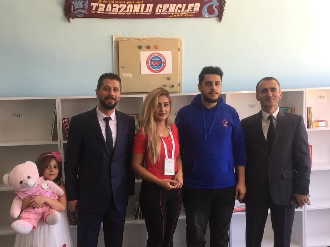 veysimercimekci's tweet photo. Trabzonlu Gençler ve Ahbap ile birlikte  Batman'ın Beşiri ilçesinde bulunan Hürriyet İlköğrtm okuluna ortaklaşa kurduğumuz kütüphanenin açılışını gerçekleştirdik. Bizlere destek olan Batman Bisiklet kulübüne, Okul yönetimine ve Tüm kurum ve yöneticilerine ekibim adına tşk ediyoru https://t.co/XhBGUjYGYM