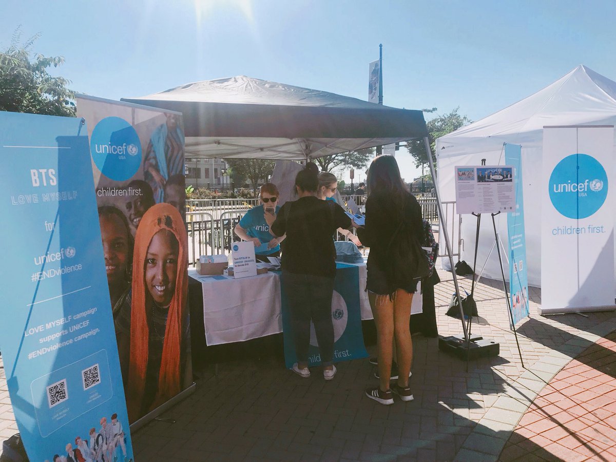 LOVE MYSELF X UNICEF #ENDviolence booth is just open at Newark Prudential Center. Please visit and participate the campaign!

#BTSLoveMyself