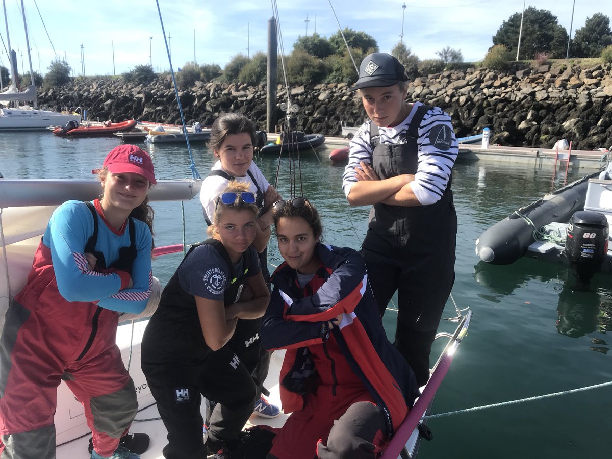Moca Regata avec les filles du pôle de Brest ! 3 victoires pour nous !😍@Womens_Cup  @nautisme29 @YvenCharlotte <a href="/infonautisme/">BretagneInfoNautisme</a>