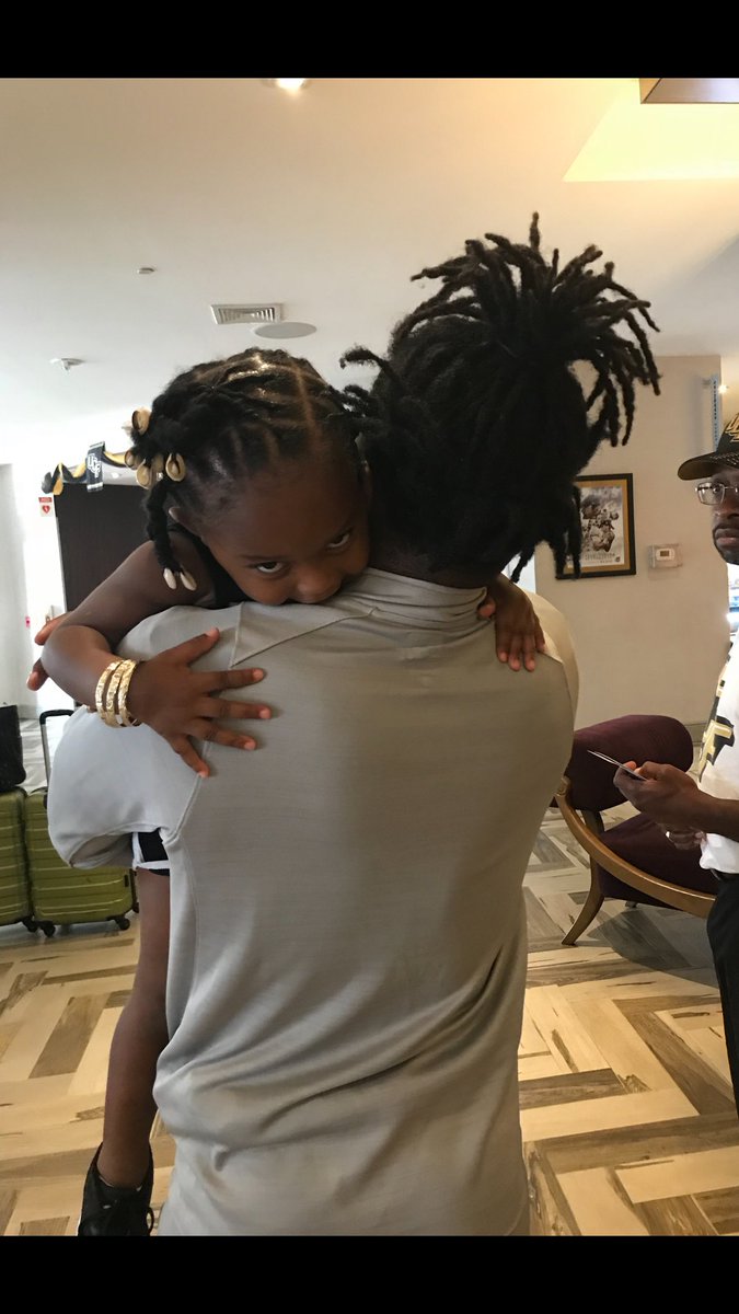 nymzdee's tweet photo. A big good luck hug ๐ค. Stay positive and healthy โค๏ธ โฆ@Gumby_footballโฉ โ๏ธ #AllDaWayUp #MyGOAT #MothersLove https://t.co/8qfs0K6VxS
