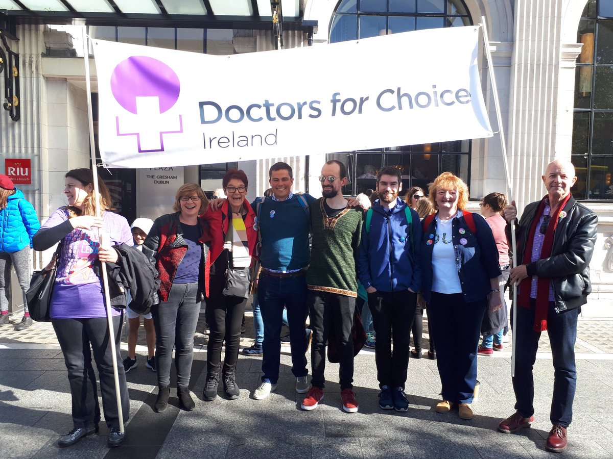 Doctors4Choice's tweet photo. Amazing atmosphere at #ARCMarch18 Meeting old friends and new ones we made along the campaign trail #freesafelegal #Doctors4choice https://t.co/ZMTZ8GspZj