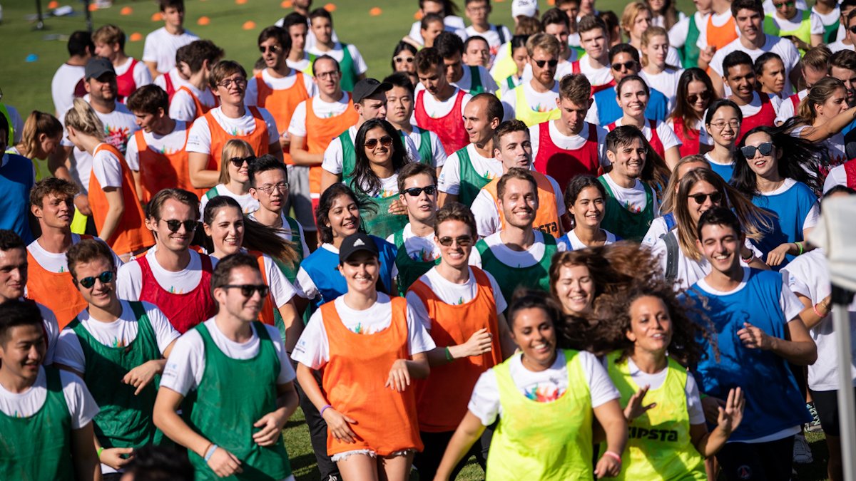 Esade's tweet photo. Colourful minds and groovy moves! Our #ESADEMSc have been enjoying the #ESADEwelcome Week to the fullest. Want to see what we did? https://t.co/3K8EDcnzoZ