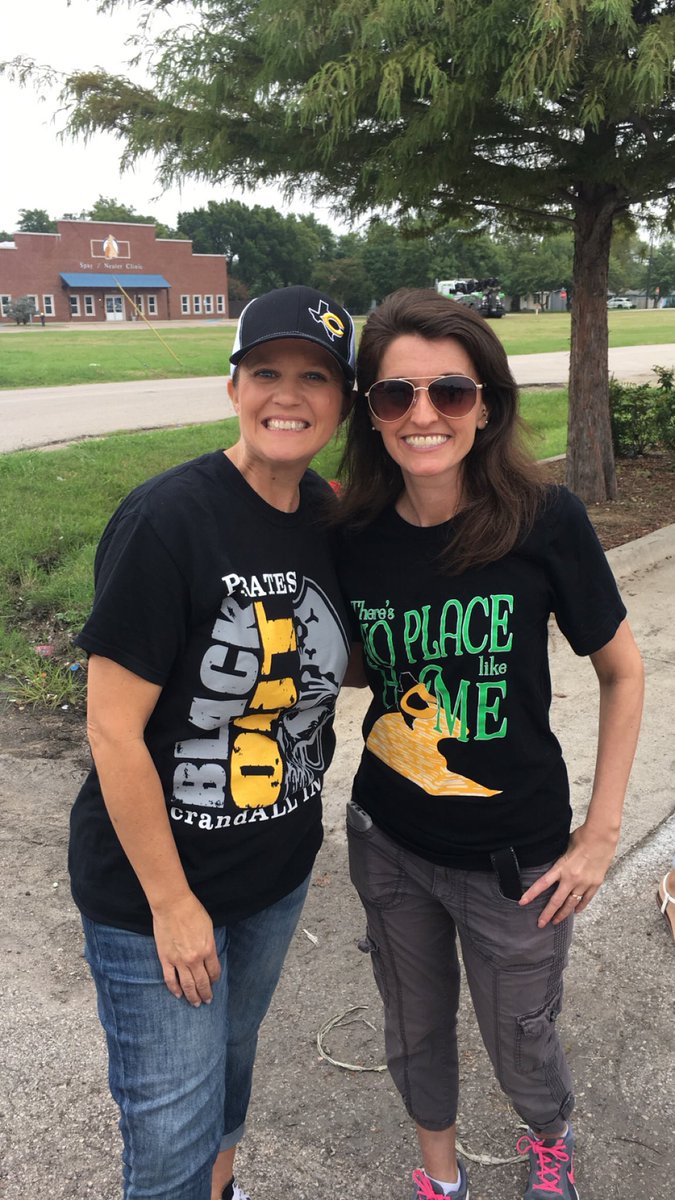 CotiMiddleton's tweet photo. #ourjobsare7daysaweek #BuildingRelations2018 #fifthgrade #AboveAndBeyond @CISDMartin @OfficialCISD @catrina_kay @JuliaJuliamej https://t.co/rz9HYXv2Ri
