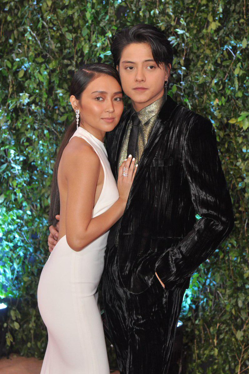rapplerdotcom's tweet photo. @AmandaLago9 @catrionaelisa LOOK: #KathNiel at the #ABSCBNBall2018! 💫 https://t.co/H08JPXoOSv
