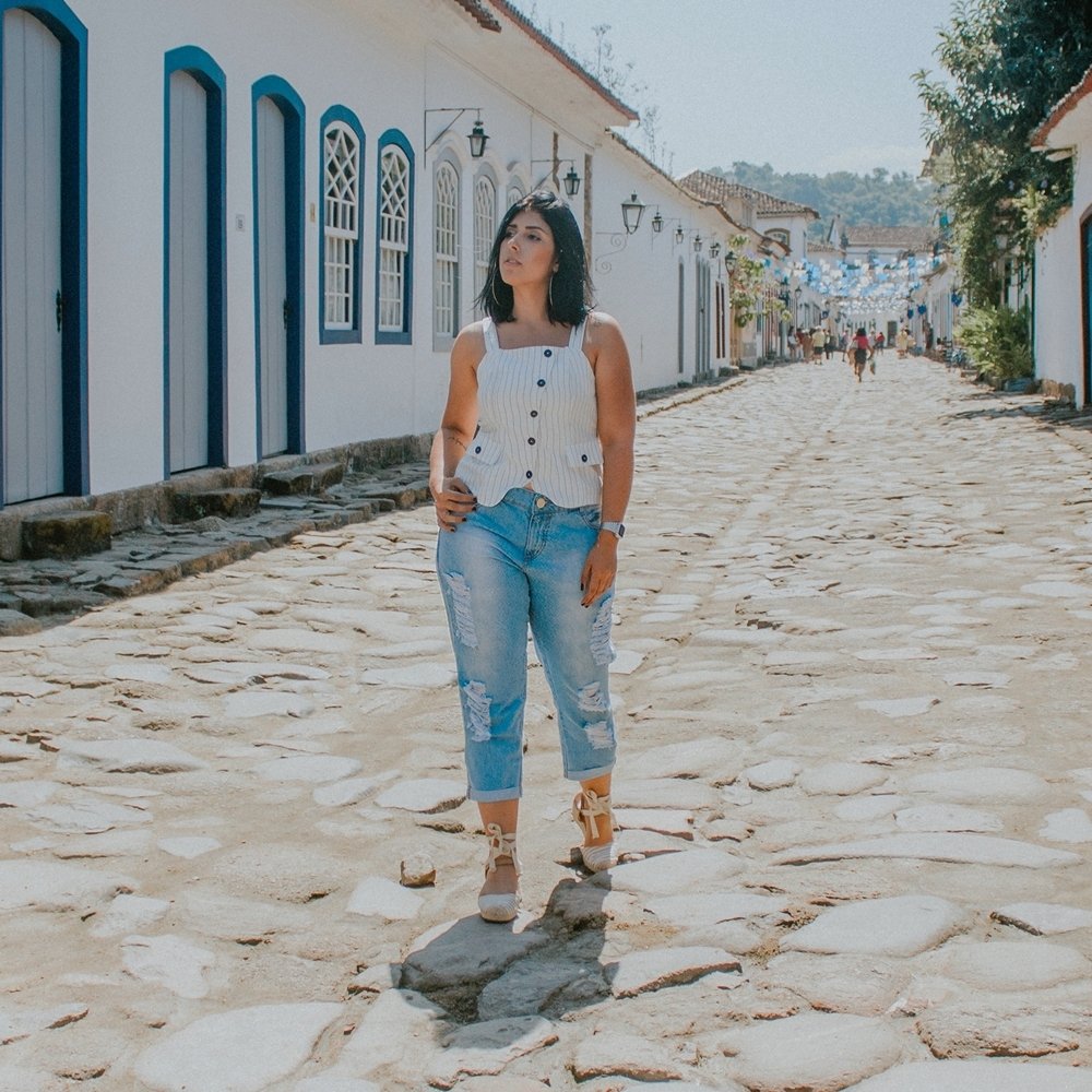 ScaranzaFashion's tweet photo. A @carol_sierraa deixou as ruas de #Paraty ainda mais belas com essa composição! Não se esqueça de passar na SZ e garantir seu look! ❤️😍 #NovaColeção #Primavera18 #NewCollection #Spring18 #Scaranza https://t.co/qN2HbdQNx8