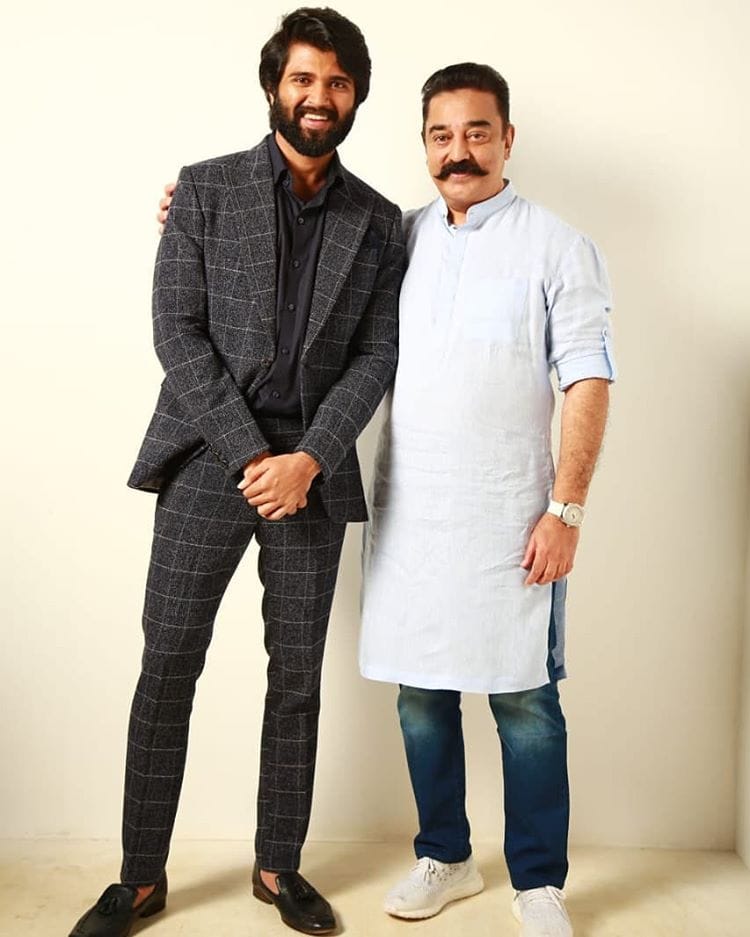 kollywoodtimes's tweet photo. #VijayDeverakonda With #KamalHaasan In #Biggbosstamil2
#NOTAPressMeet @TheDeverakonda @ikamalhaasan @StudioGreen2 https://t.co/AeAKtRlhmN