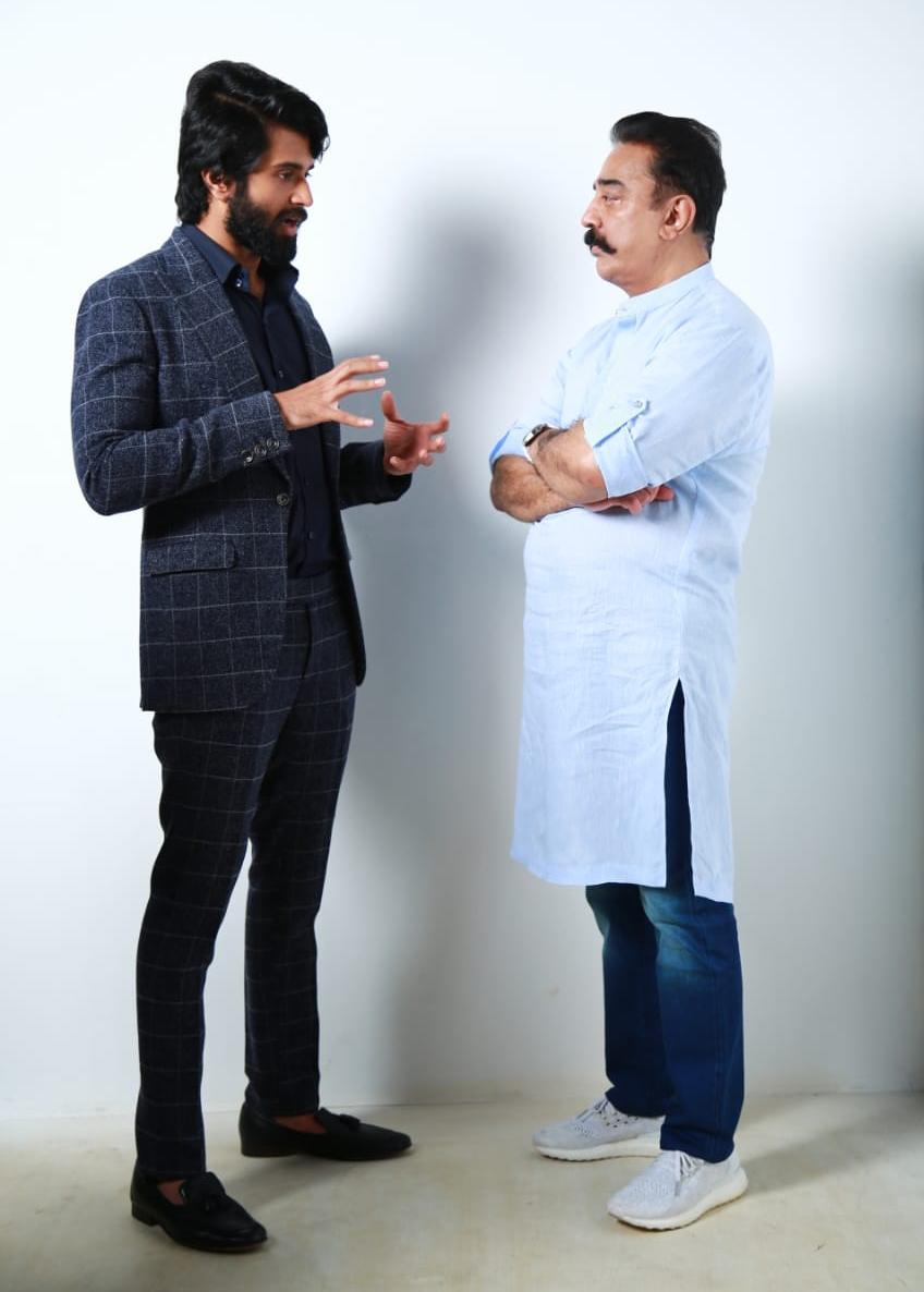 kollywoodtimes's tweet photo. #VijayDeverakonda With #KamalHaasan In #Biggbosstamil2
#NOTAPressMeet @TheDeverakonda @ikamalhaasan @StudioGreen2 https://t.co/AeAKtRlhmN