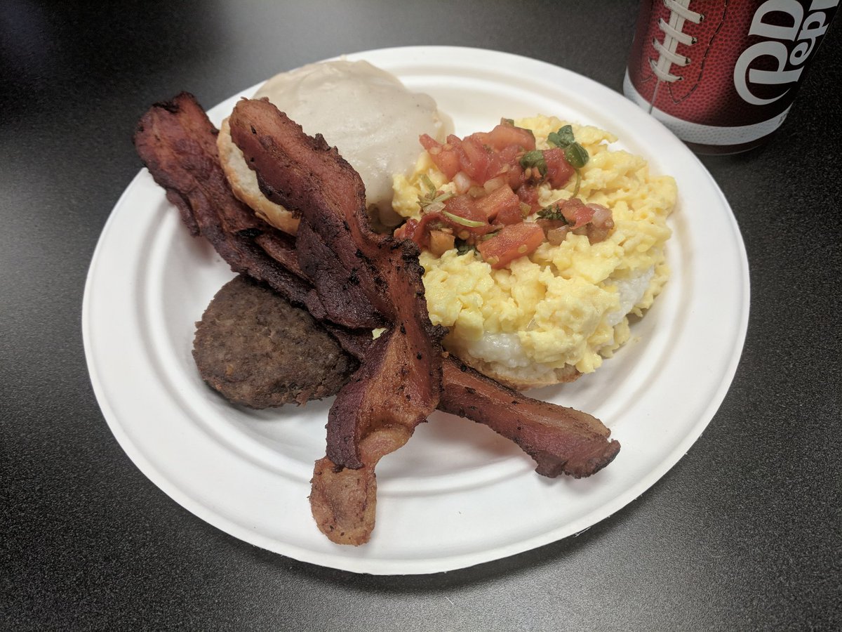 georgespake's tweet photo. Hack breakfast #HACKmemphis 2018 https://t.co/lUXAcIX0bx