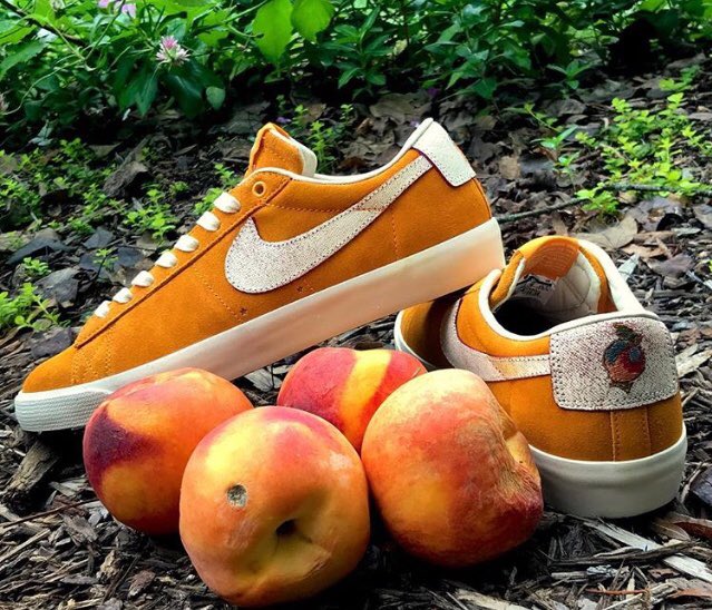 nike blazer low peach