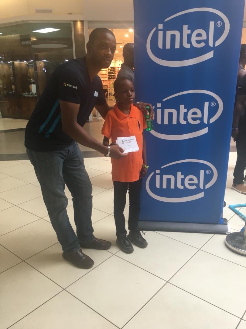 Thedabigal's tweet photo. So many games played and prizes won as people purchased their PC'S at the #WinWithSpeed event last weekend the 21st and 22nd of September https://t.co/ssgTlc3SSI