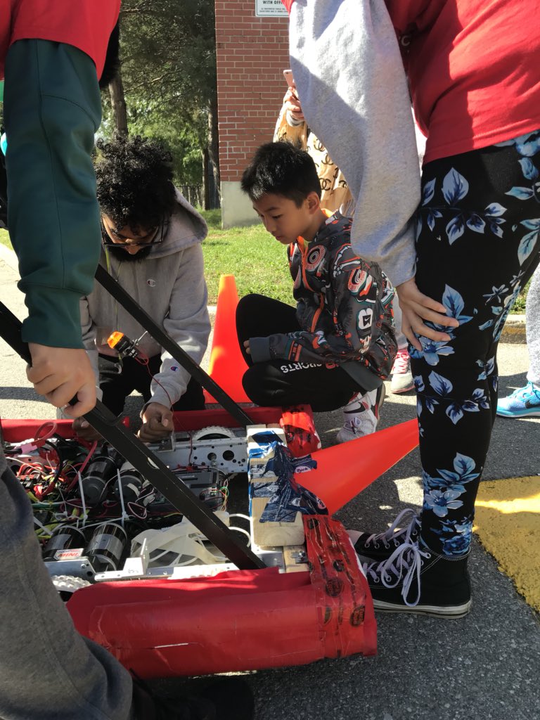 FRC_5921's tweet photo. Today is a great day for learning! 😄#STEMlearning https://t.co/Osy81Z2IKm