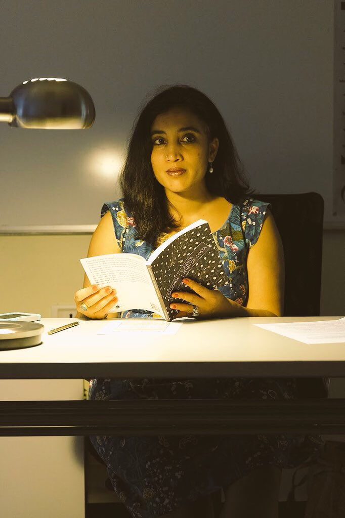 EU_in_India's tweet photo. Suneeta Peres da Costa : It is important to understand that even though there are differences, it is possible for us to come together🤝 and language🗣✍🏻 here becomes an outlet to understand the world🌍#LongNightOfLit #EYCH2018 https://t.co/dHIsMf8nuO