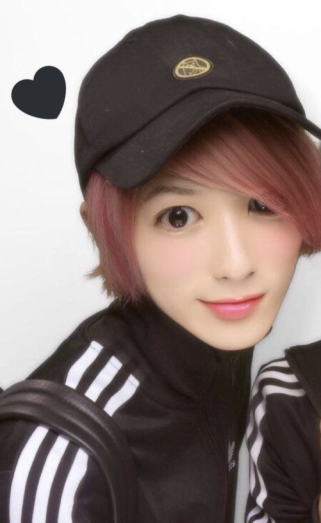 riri_study's tweet photo. 今年こそは、スマホ依存からスマホ触らなすぎ人間にならなきゃ。（この時点で触ってるし、目標の睡眠時間超えてるし最悪）

でも、やれると思ったらやれるんだしできないことなんてないし頑張るぞ。

まるくんでも、見て癒されよう https://t.co/3P1HZKhZzH