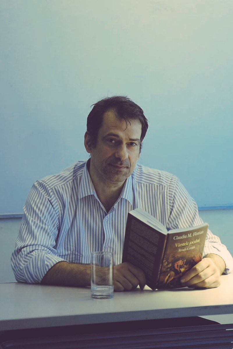 EU_in_India's tweet photo. When asked about EU-India’s commonality of being rich in languages, Claudiu M. Florian said “[EU-India] Keep learning from each other.” He shared that he likes India for its tranquility &amp; patience &amp; the rest of the world can mirror such attributes. #LongNightOfLit #EYCH2018 https://t.co/SDCV87yEBD