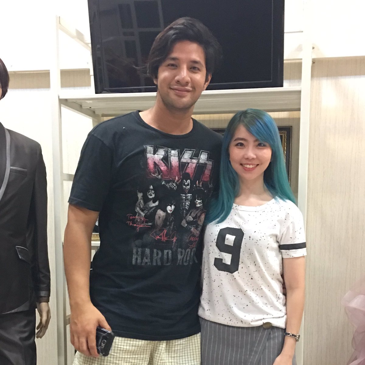 I'm with AMMAR ZONI @ TORQUE Fashion Boutique 😇🙏🏻

Nonton terus sinetron "Cinta Suci" di SCTV - tayang setiap hari jam 18:00 😎

#JessieChiang #TorqueFashion #Fashion #FashionDesigner #designer #sinetron #sctv #cintasuci #Ammarzoni #ammarzoners #actor #handsome #famous #photo