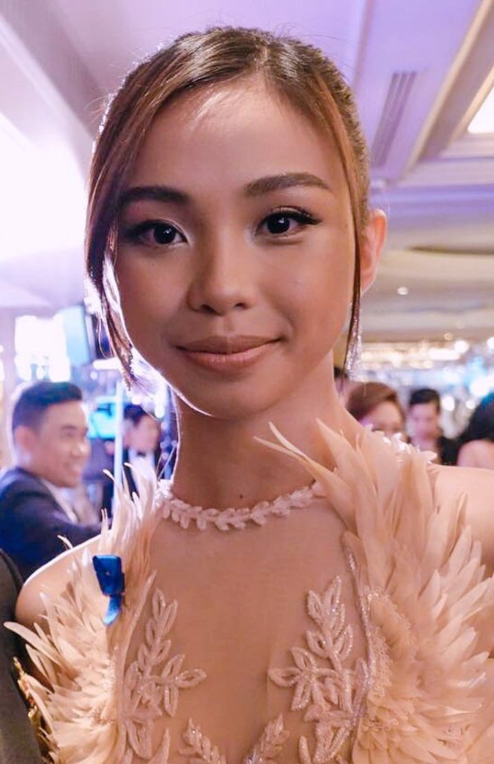 _heyitslizziee's tweet photo. Ang ganda pala nung make up hahaha 

#RegallyMAYWARD https://t.co/tYt53JvFmF