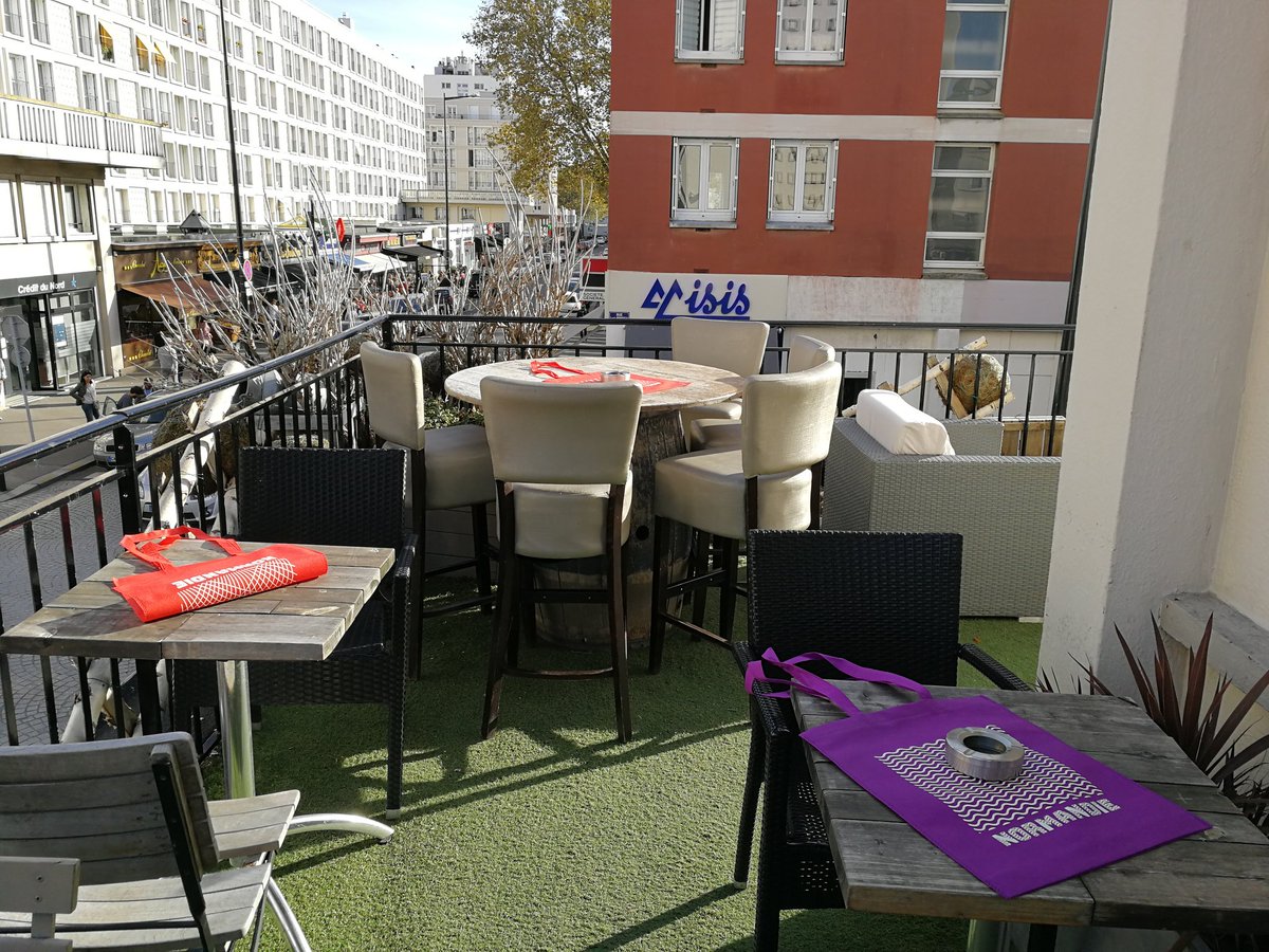 NdieAttractiviT's tweet photo. Place des Normands #PdN spéciale @FeteDesNormands au @LH_LeHavre à l'#Etable, c'est dans quelques minutes 🤩 https://t.co/K1ghGWzvcT
