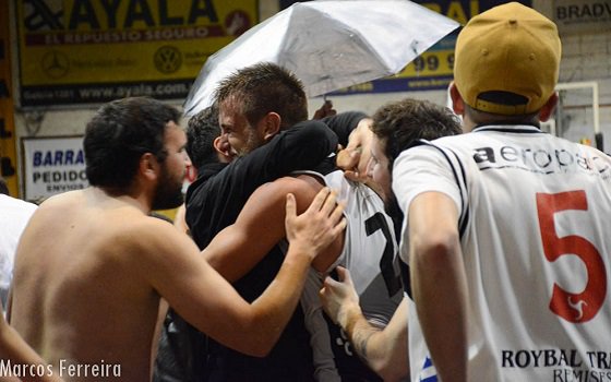 basquetcaliente's tweet photo. #ElMetro | @CSCapitol venció 82-70 (12) a @CCLagomar y vuelve a la máxima categoría de nuestro básquetbol luego de 40 años
✍️ @Gonchi_Costa96
https://t.co/HXssPvt1kM https://t.co/VEAeyxOBzK