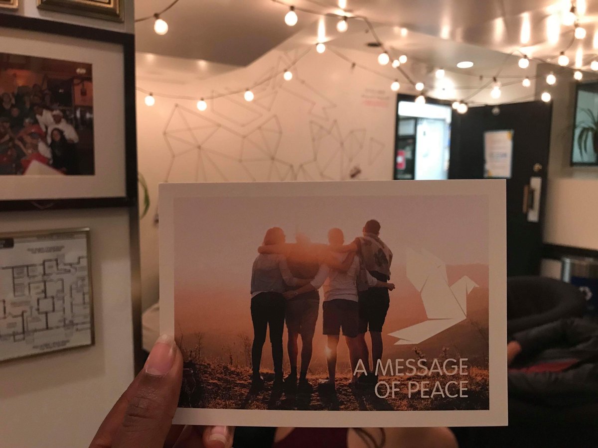 SafiaD's tweet photo. You still have time to send a message of peace to the @UN in collaboration with @Hostelling  All you have to do is:
1- Check out https://t.co/I5NDIeuboy
2- Pick your free #PeacePostcard with @MyPostcardapp 
3- Share how travel promotes peace in the world
@hicanadahostels @FTJYTF https://t.co/kwFS62kpPL