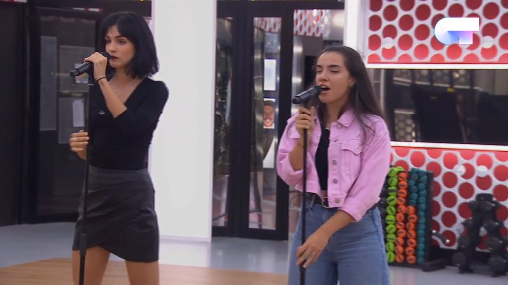argeniscp80's tweet photo. Primer Pase de Micros:
Julia💘
María, me sigues ganando 👏🏼
Marta &amp; Natalia • Alba &amp; Miki #LoMas
Famous &amp; Damion #LoMenos

#OTDirecto29SEP #OT2018 #OT https://t.co/8s3fkpPq9E